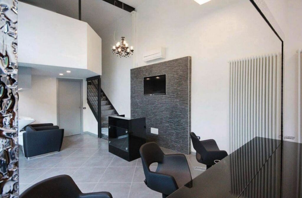 Salone C'est Moi, interni eleganti e moderni.